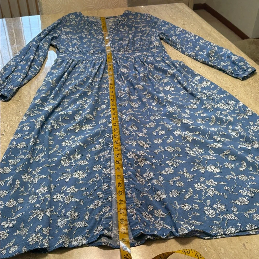 LOFT Blue Dress with White Floral Design-Excellent Condition - Picture 8 of 13
